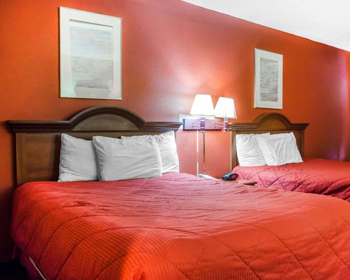 Rodeway Inn Харисбърг Екстериор снимка