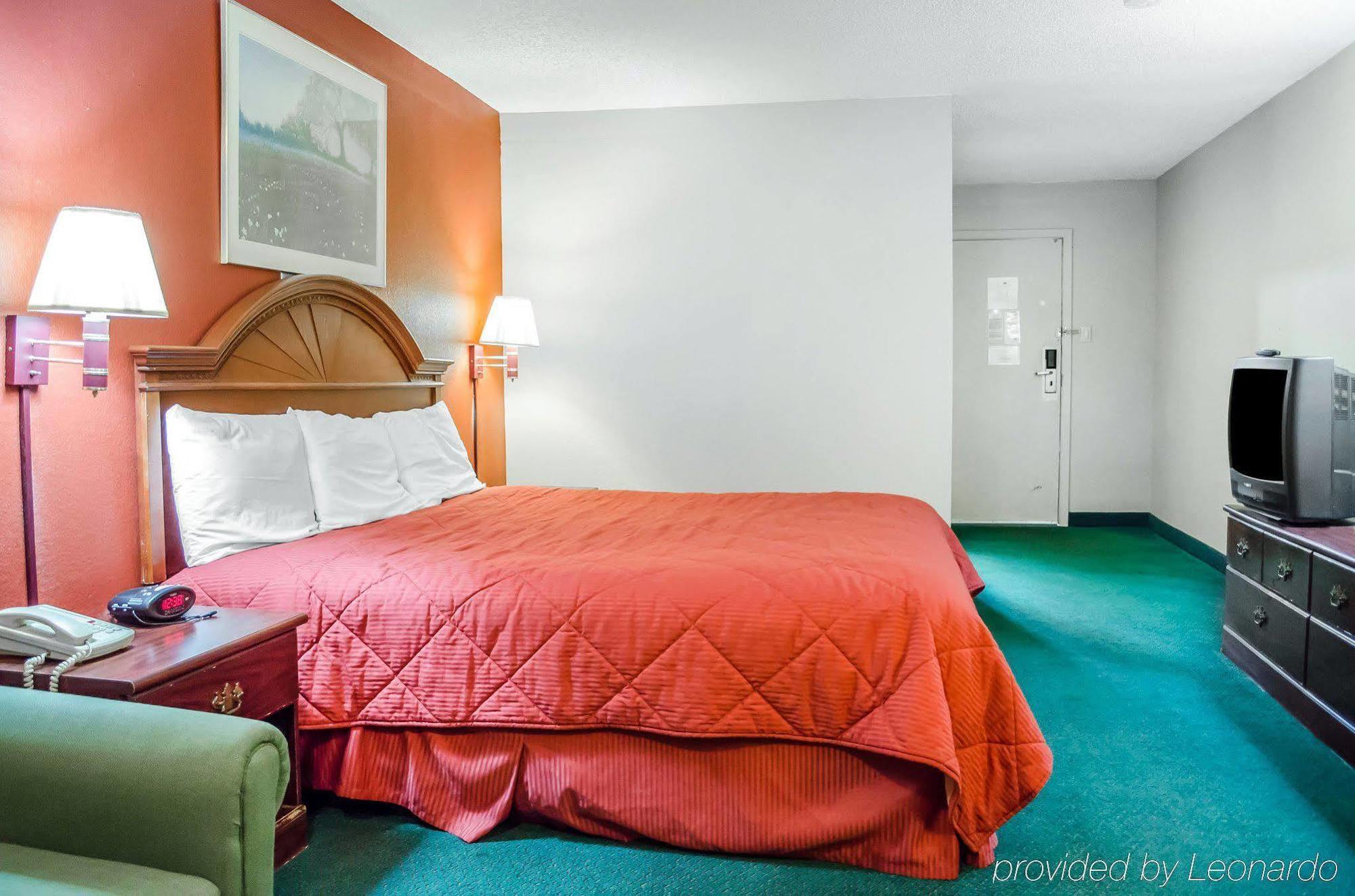 Rodeway Inn Харисбърг Екстериор снимка