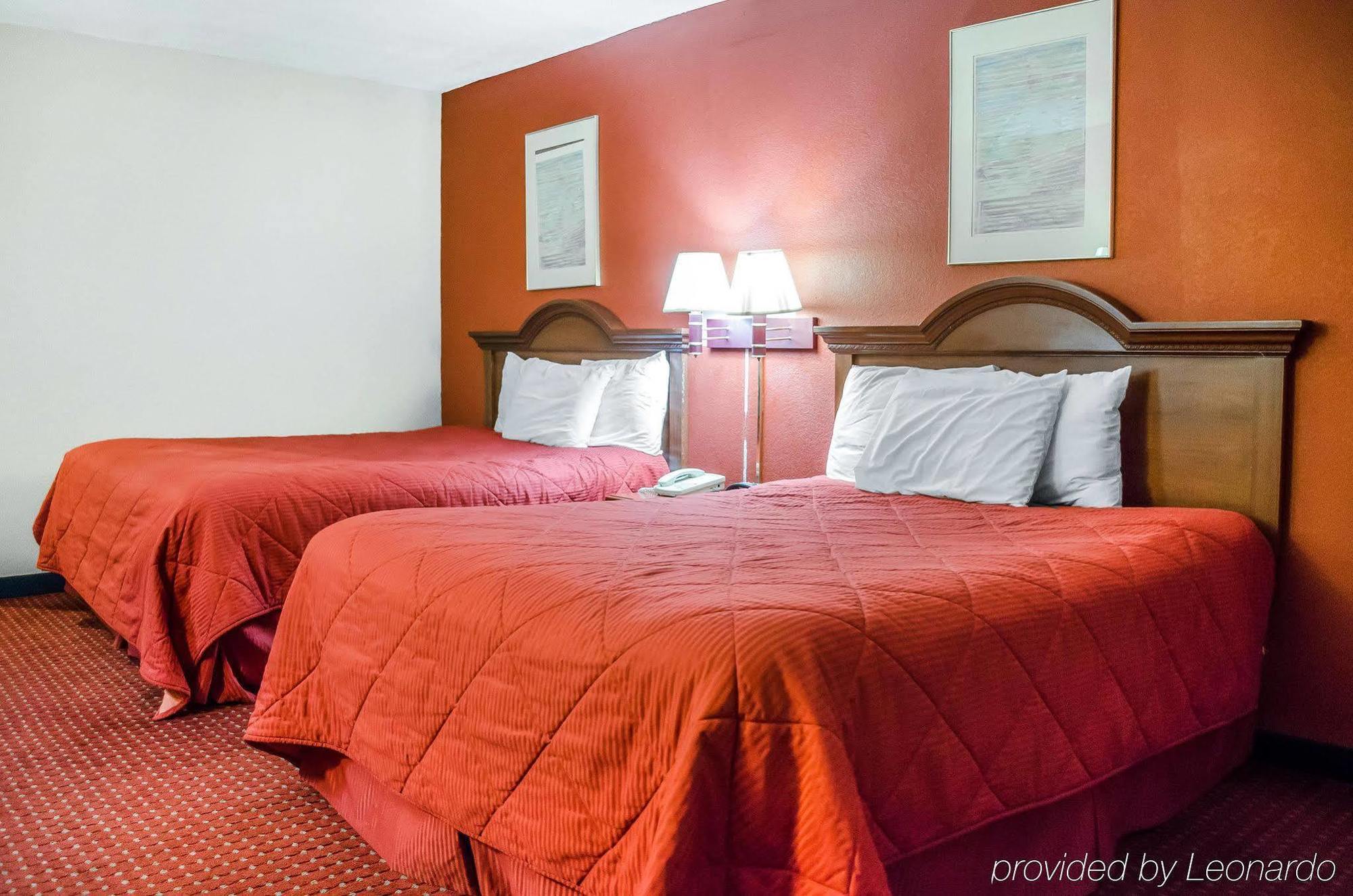 Rodeway Inn Харисбърг Екстериор снимка
