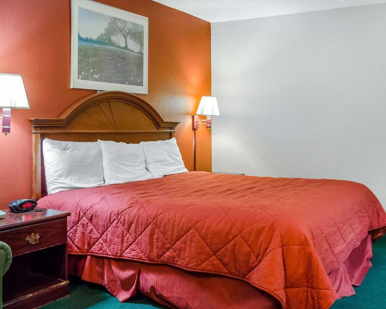 Rodeway Inn Харисбърг Екстериор снимка
